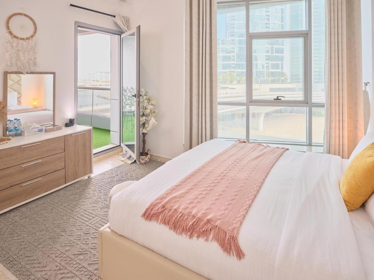 Wonderful Two Bed Room With Full Marina View Дубай Екстериор снимка